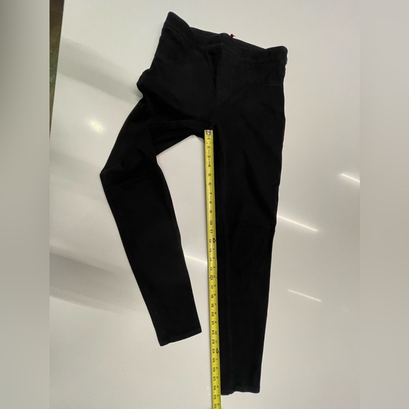$148 Spanx Jeanish ankle leggings black shaping denim Medium 26” inseam - Picture 11 of 15